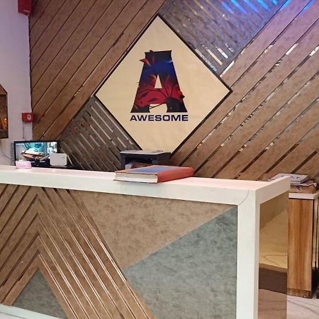 Hotel Awesome International Yeni Delhi Dış mekan fotoğraf