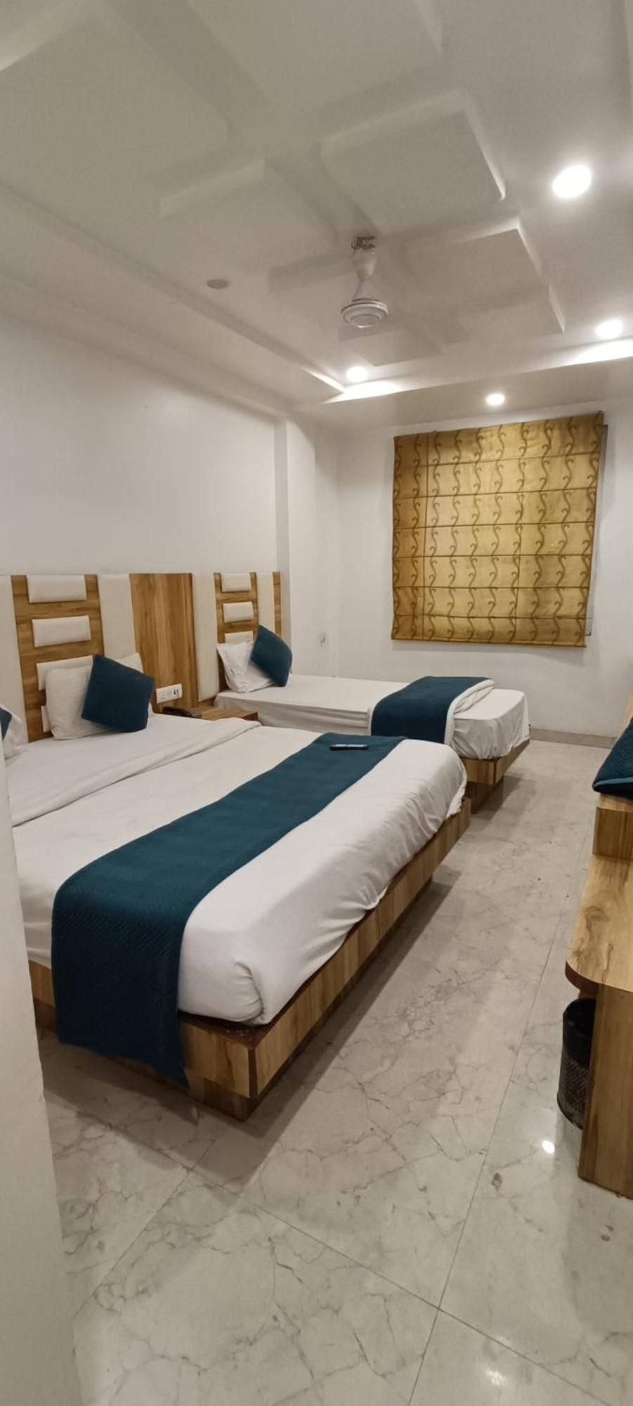 Hotel Awesome International Yeni Delhi Dış mekan fotoğraf
