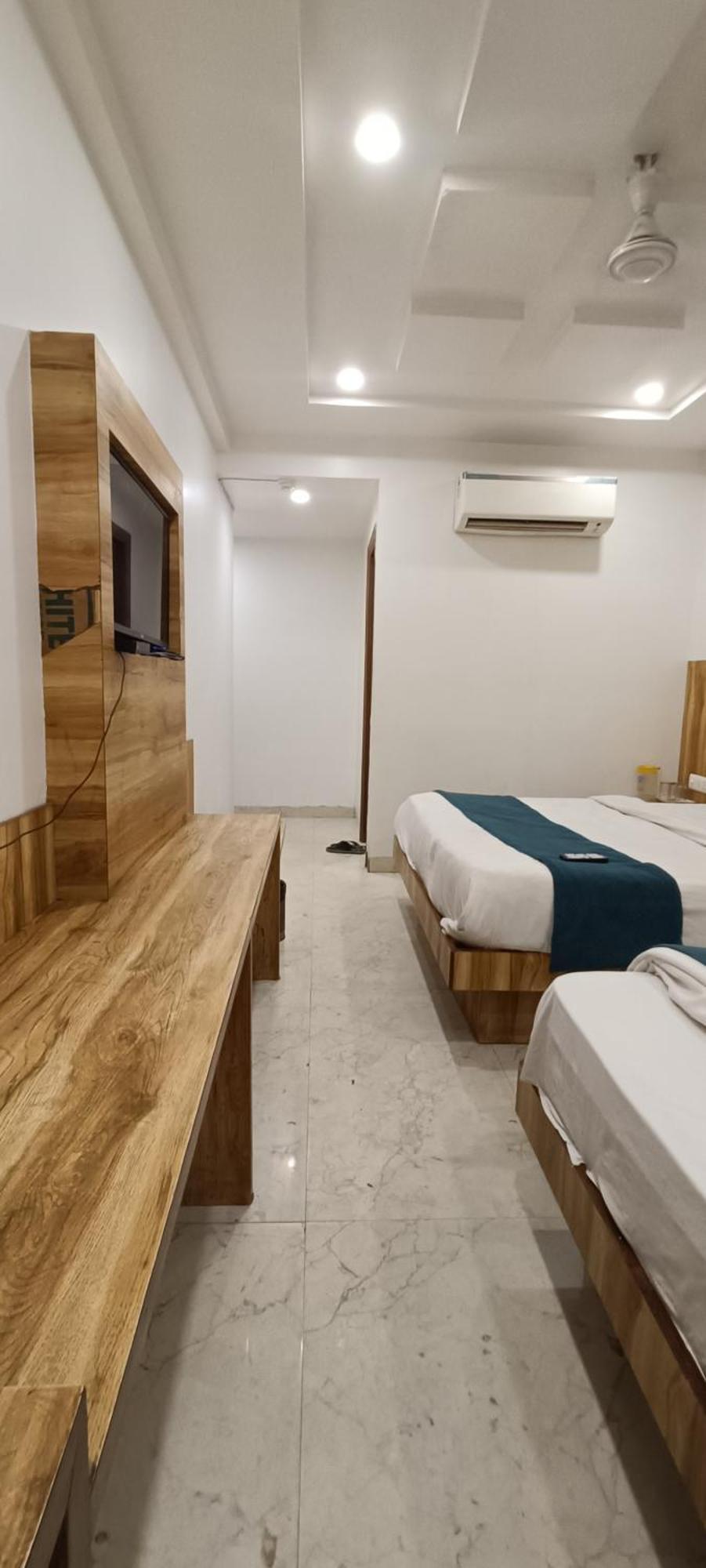 Hotel Awesome International Yeni Delhi Dış mekan fotoğraf
