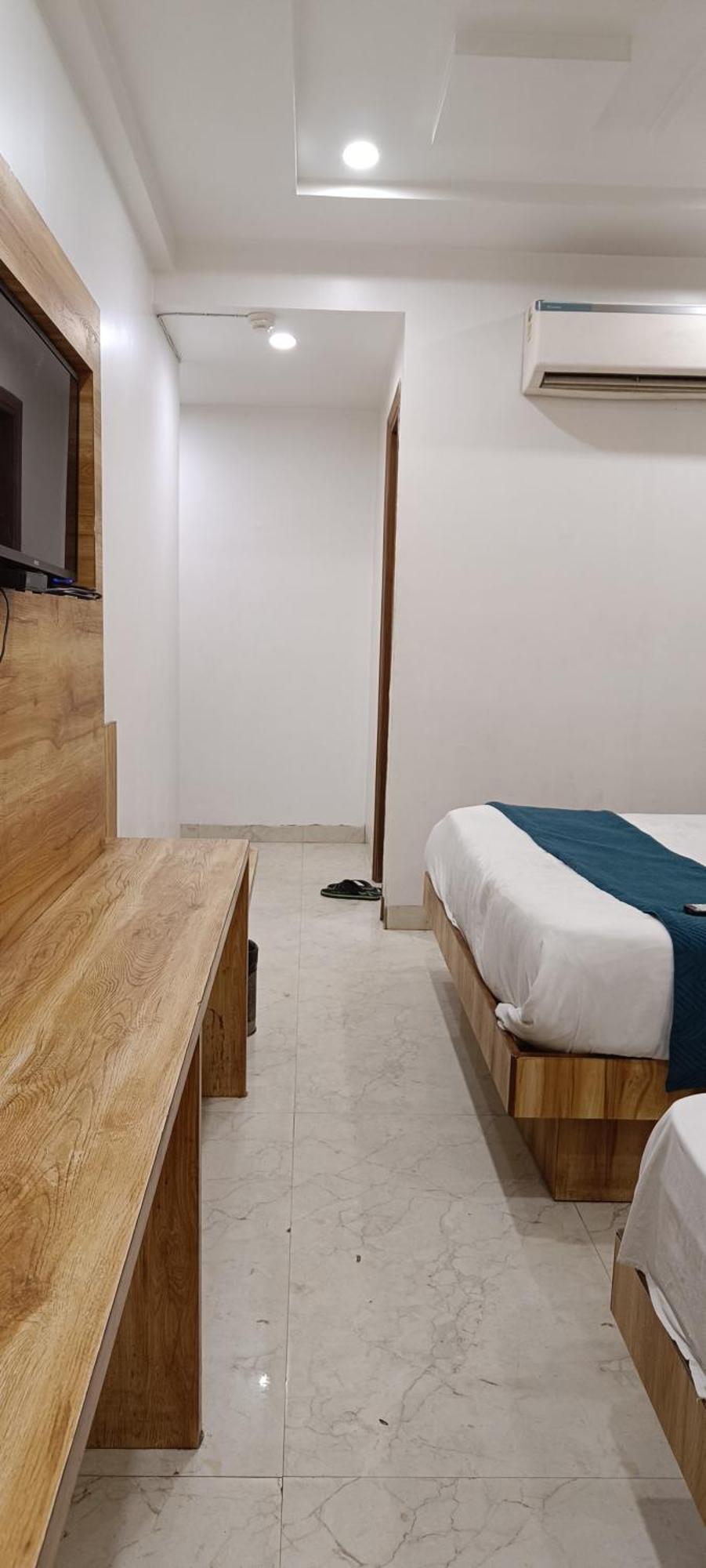 Hotel Awesome International Yeni Delhi Dış mekan fotoğraf