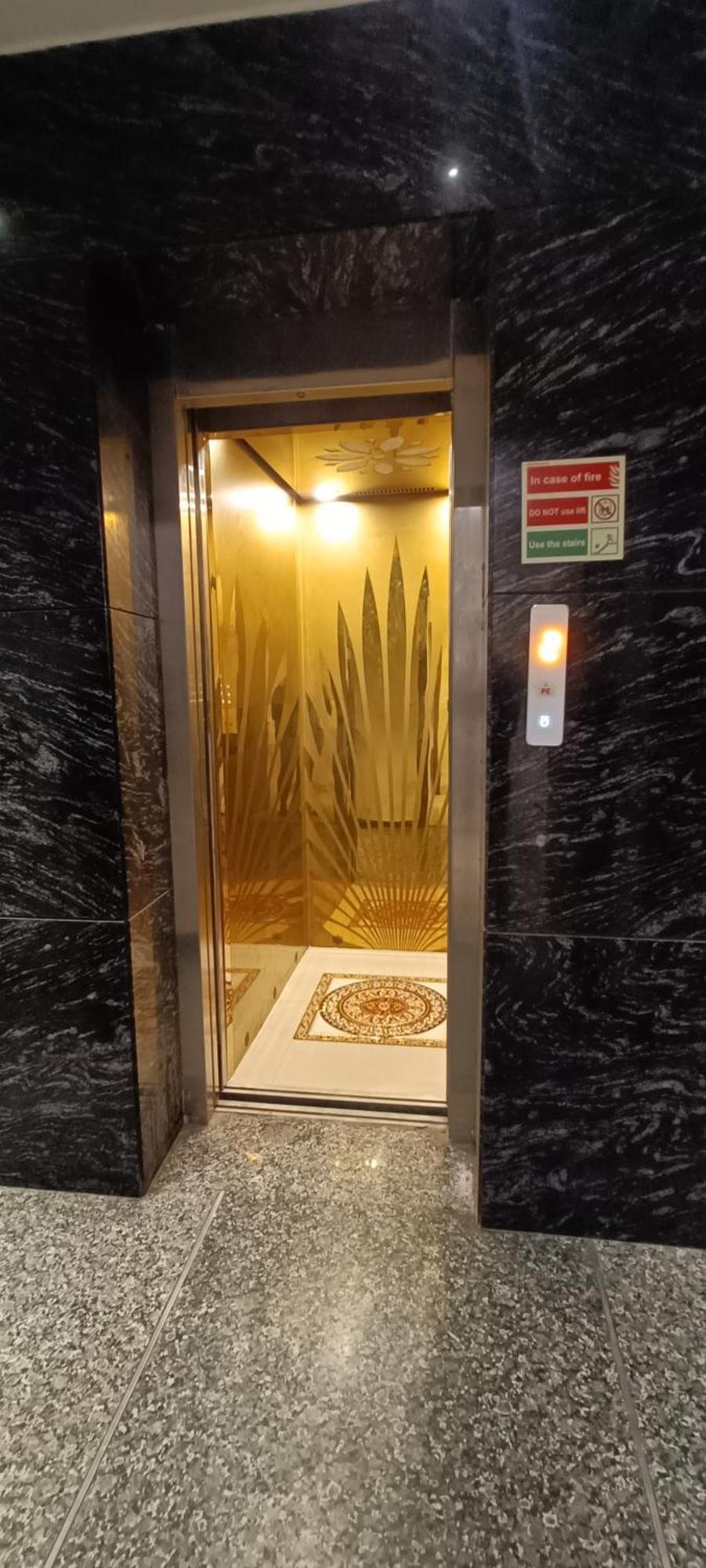 Hotel Awesome International Yeni Delhi Dış mekan fotoğraf